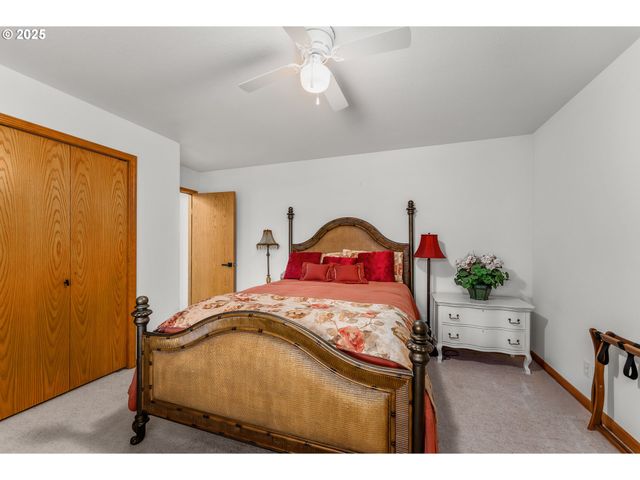 371 Nw RACHEL LYNN Way, Roseburg, OR 97471