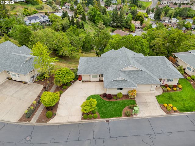 371 Nw RACHEL LYNN Way, Roseburg, OR 97471