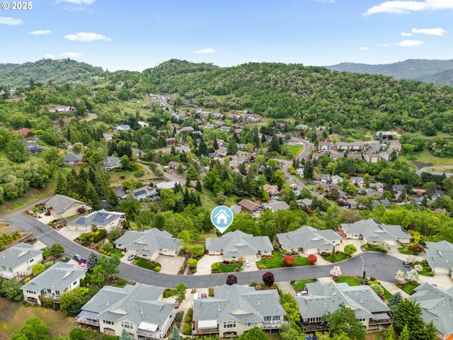 371 Nw RACHEL LYNN Way, Roseburg, OR 97471