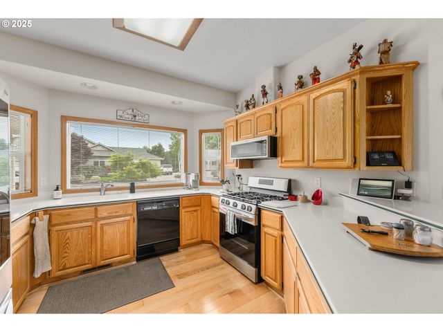 371 Nw RACHEL LYNN Way, Roseburg, OR 97471