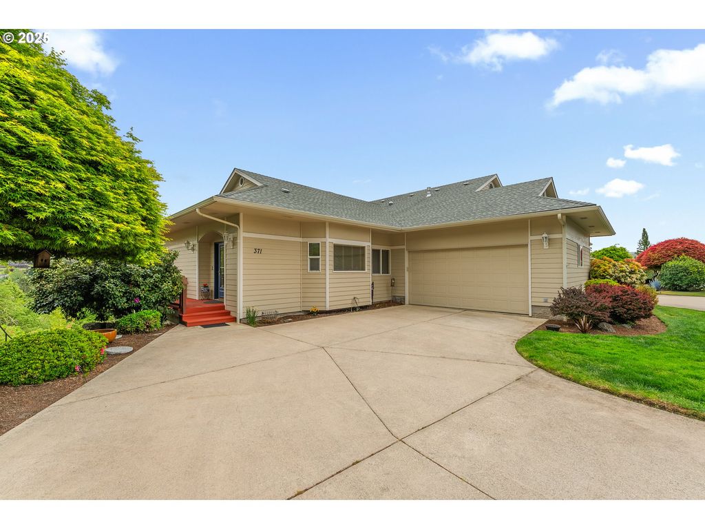 371 Nw RACHEL LYNN Way, Roseburg, OR 97471