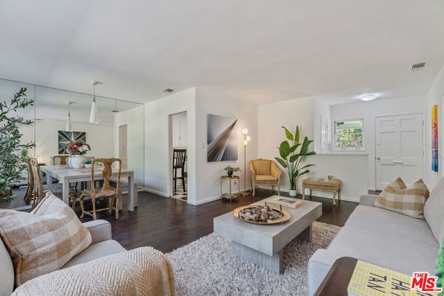 3031 S Bentley Avenue, Los Angeles, CA 90034