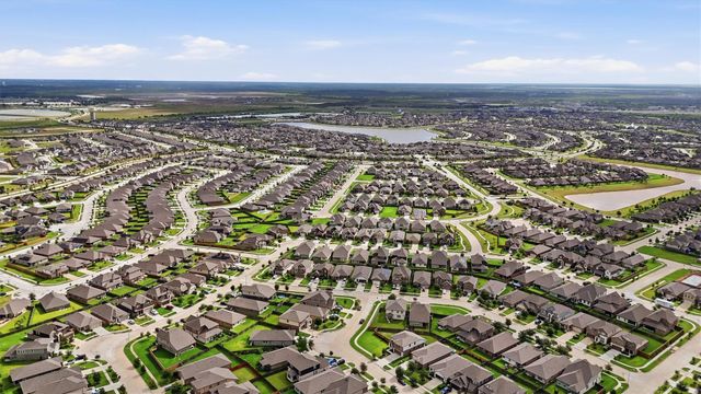 2130 Shellbark Way, La Marque, TX 77568