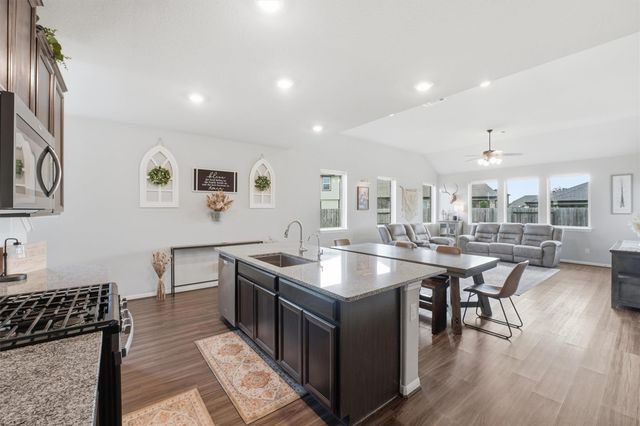 2130 Shellbark Way, La Marque, TX 77568