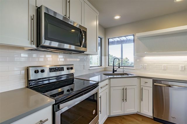 20811 Hamilton Pool RD, Dripping Springs, TX 78620