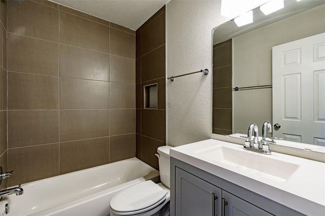 20811 Hamilton Pool RD, Dripping Springs, TX 78620