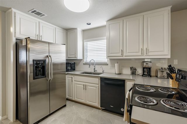 20811 Hamilton Pool RD, Dripping Springs, TX 78620