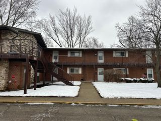1845 White Chapel Drive 2A, Mount Prospect, IL 60056