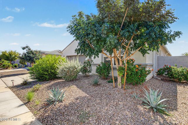 18363 W WHISPERING WIND Drive, Surprise, AZ 85387