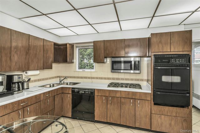 116 82nd Road, Kew Gardens, NY 11415