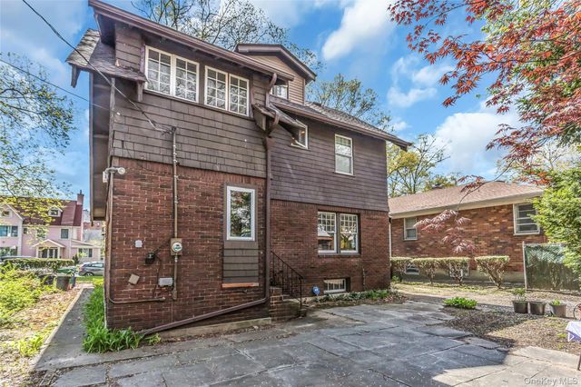 116 82nd Road, Kew Gardens, NY 11415