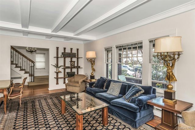 116 82nd Road, Kew Gardens, NY 11415