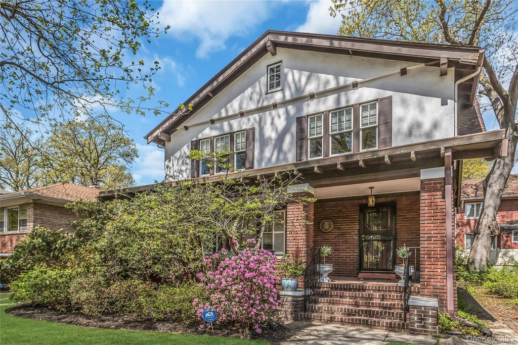 116 82nd Road, Kew Gardens, NY 11415