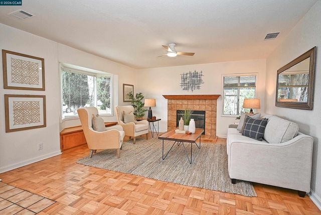 312 Gloria Dr, Pleasant Hill, CA 94523