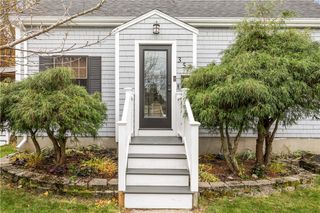 35 Hambly Road, Tiverton, RI 02878