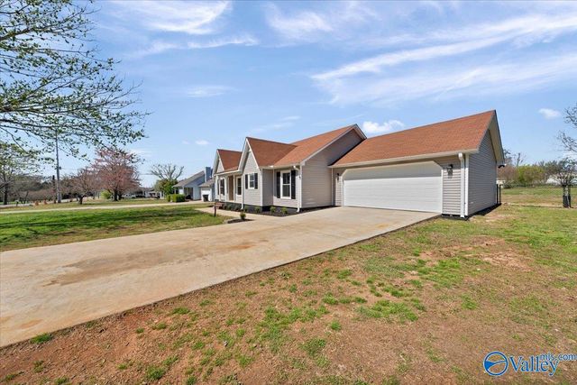 1027 Walker Lane, New Market, AL 35761