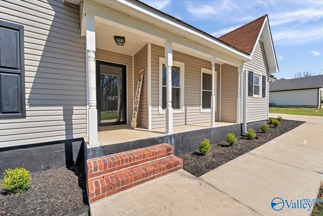 1027 Walker Lane, New Market, AL 35761