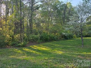 969 8th Avenue NW, Hickory, NC 28601