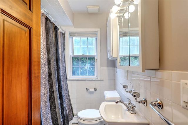 140 Lexington Avenue, North Providence, RI 02904