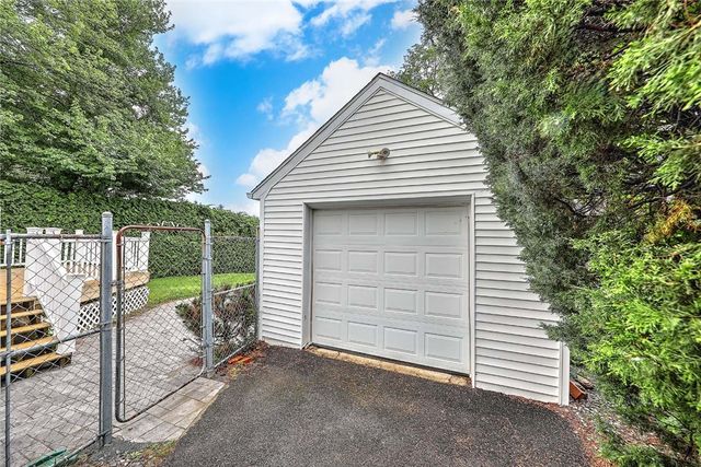 140 Lexington Avenue, North Providence, RI 02904