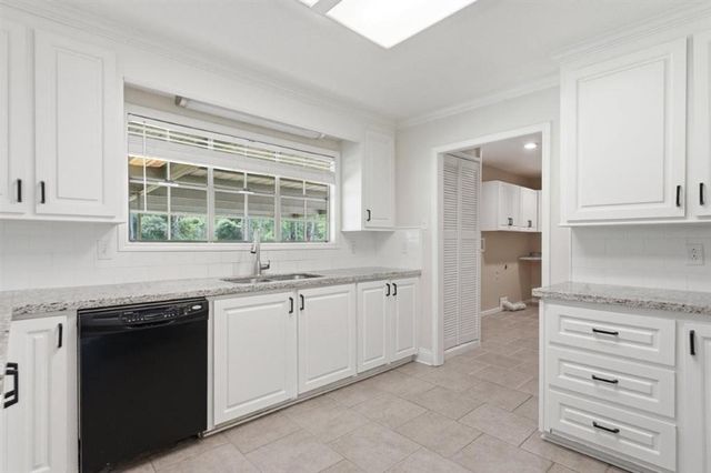 2060 Quailridge Drive, Lake Charles, LA 70611