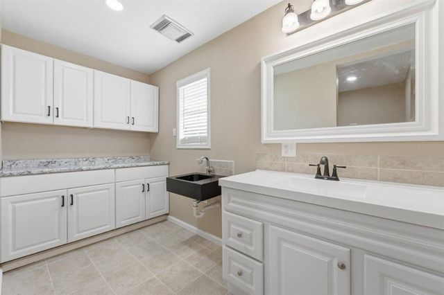 2060 Quailridge Drive, Lake Charles, LA 70611