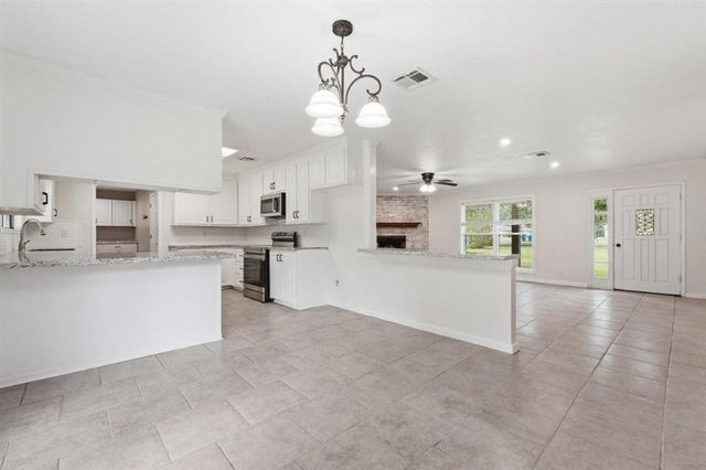 2060 Quailridge Drive, Lake Charles, LA 70611
