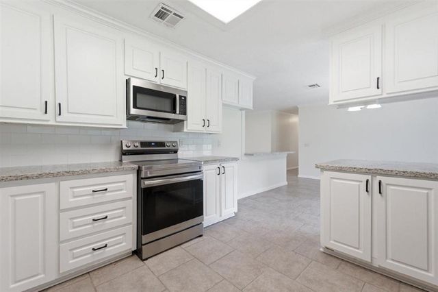 2060 Quailridge Drive, Lake Charles, LA 70611