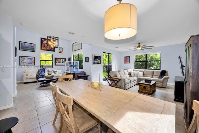 455 SE 34th Ter, Homestead, FL 33033