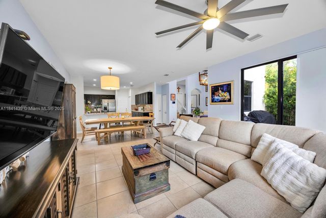 455 SE 34th Ter, Homestead, FL 33033