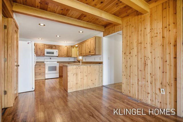 2091 Lake Avenue, Twin Lake, MI 49457