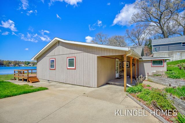 2091 Lake Avenue, Twin Lake, MI 49457