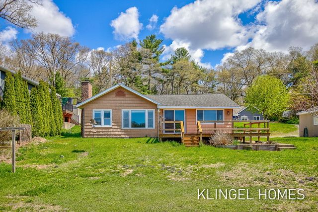 2091 Lake Avenue, Twin Lake, MI 49457
