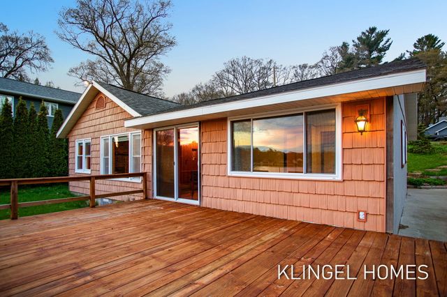 2091 Lake Avenue, Twin Lake, MI 49457