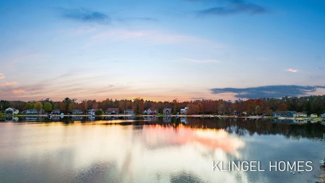 2091 Lake Avenue, Twin Lake, MI 49457