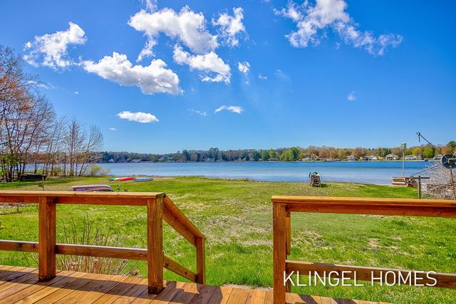 2091 Lake Avenue, Twin Lake, MI 49457