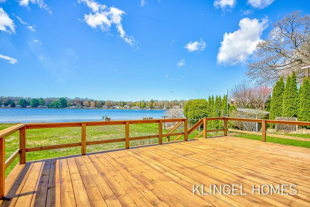 2091 Lake Avenue, Twin Lake, MI 49457