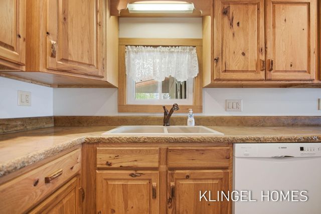 2091 Lake Avenue, Twin Lake, MI 49457
