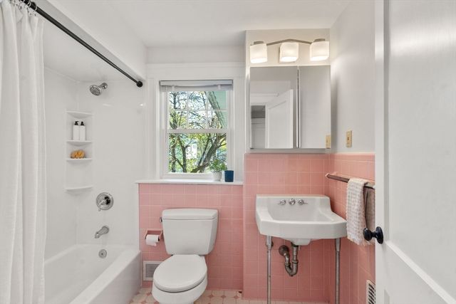 156 Waverly Street, Arlington, MA 02476