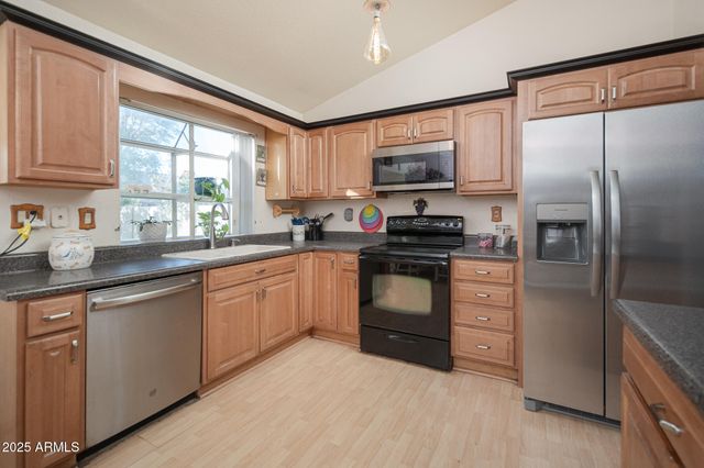 5527 W GARDEN Drive, Glendale, AZ 85304