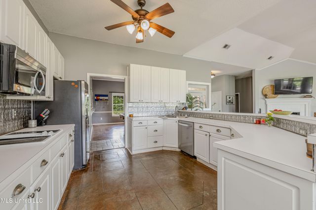 650 Fairway Drive, Hernando, MS 38632