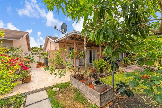 10021 SW 145th Pl, Miami, FL 33186