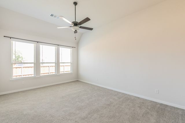 1000 S Hill Drive, Crowley, TX 76036