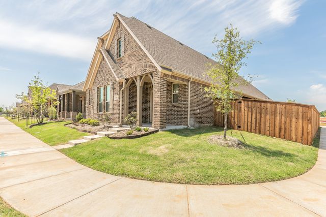 1000 S Hill Drive, Crowley, TX 76036