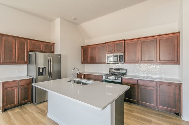 1000 S Hill Drive, Crowley, TX 76036