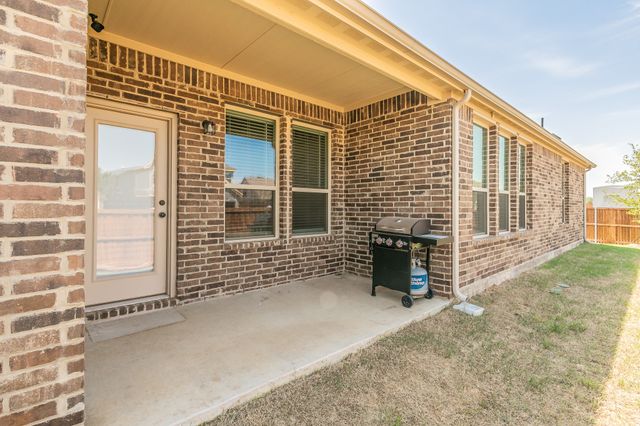 1000 S Hill Drive, Crowley, TX 76036