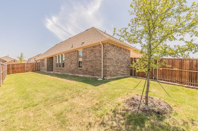 1000 S Hill Drive, Crowley, TX 76036