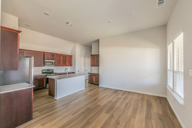 1000 S Hill Drive, Crowley, TX 76036