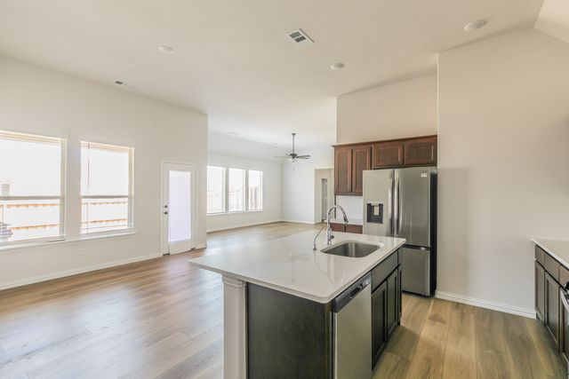 1000 S Hill Drive, Crowley, TX 76036