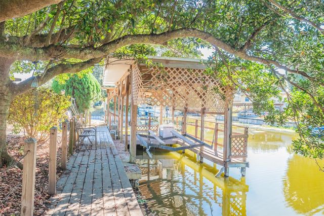 34205 ISLAND DRIVE, Leesburg, FL 34788